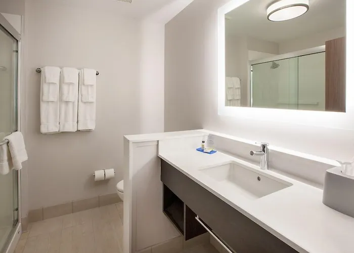 Express & - - Mesa Gateway Airport 3*