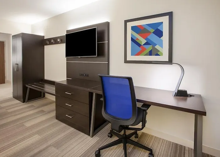 Hotel Express & - - Mesa Gateway Airport 3*