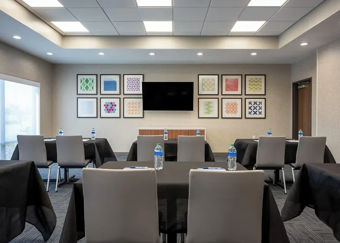 Hotel Express & - - Mesa Gateway Airport